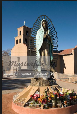 Statue de notre dame de guadalupe du sacre coeur au mexique
